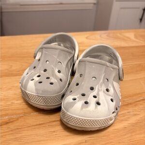Crocs- grey and white marble